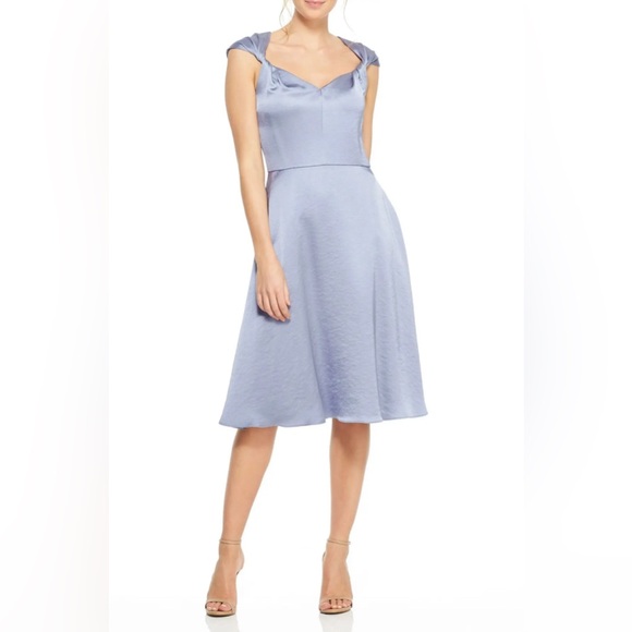 Gal Meets Glam Marion Twist V-Neck Satin Dress - Picture 6 of 10